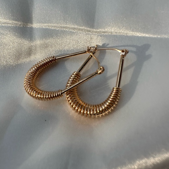 Spiral Elegant Gold Hoop Earrings - Picture 1 of 8
